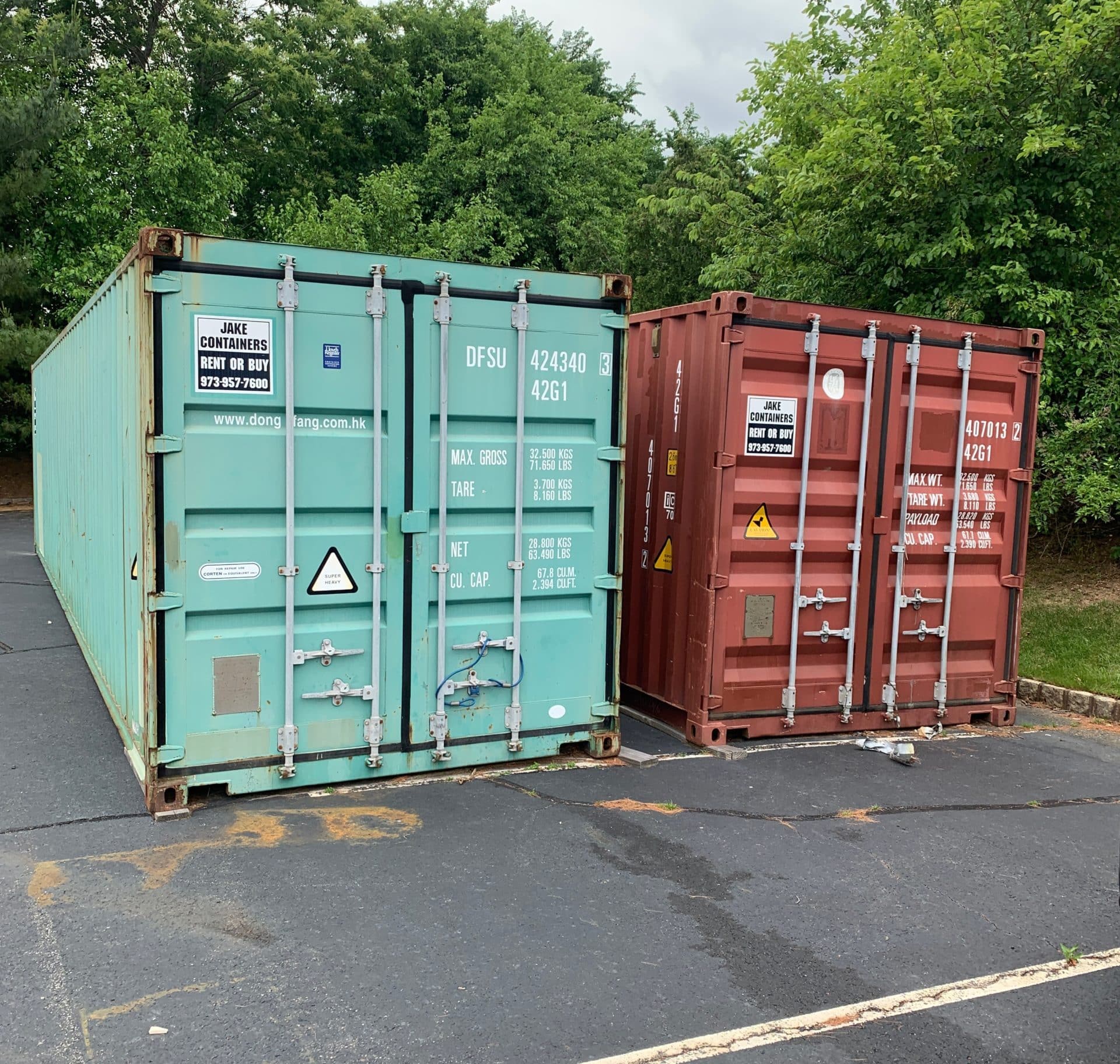 How To Choose Between New and Used Shipping containers